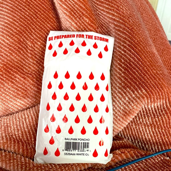 NWT~ SUPREME Ballpark Rain PONCHO (One Size Fits All) White w Hood (USA Made) - Picture 3 of 3